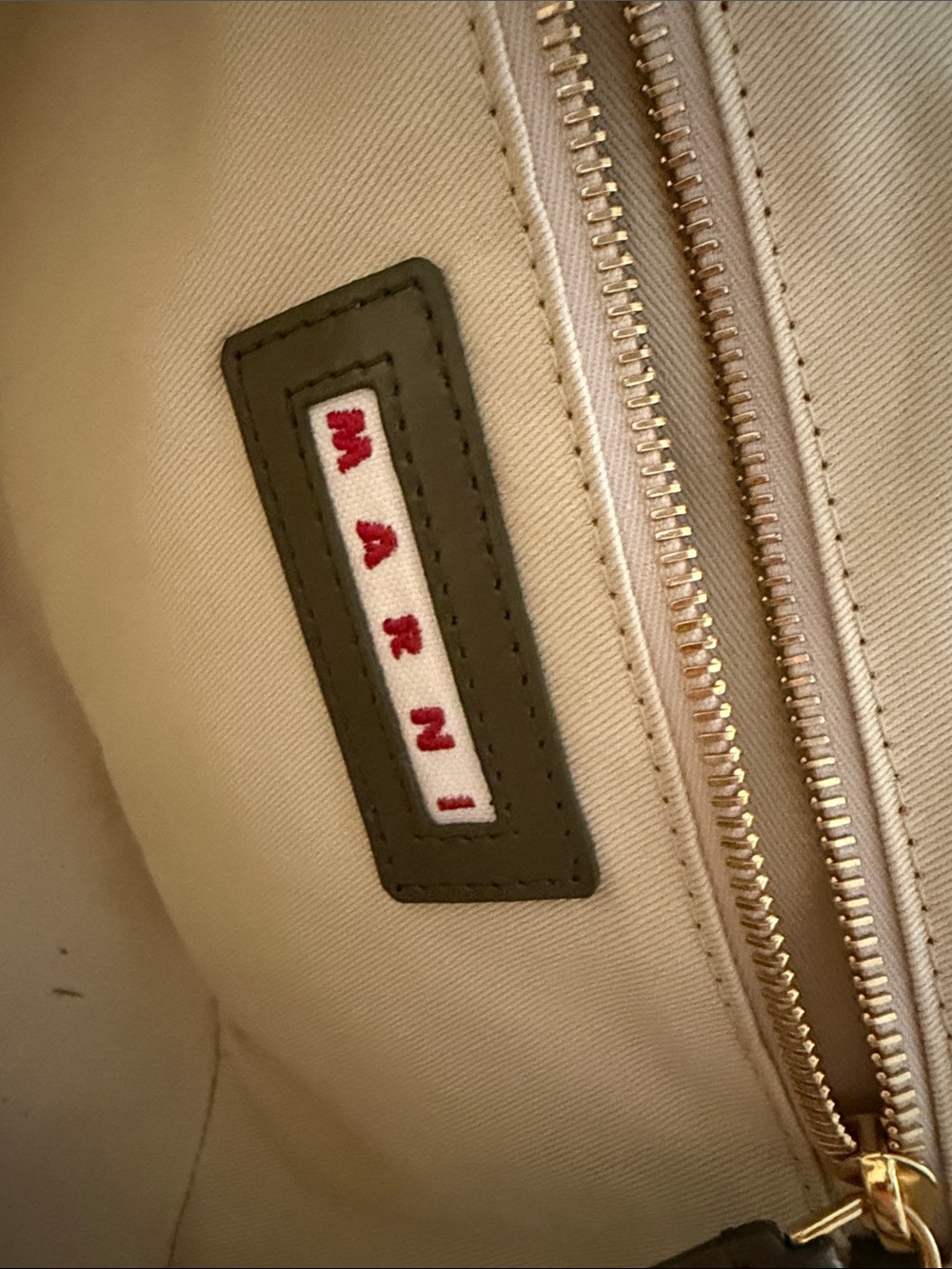 Marni large Olive Straw Tote with Black Logo - Picture 3 of 6